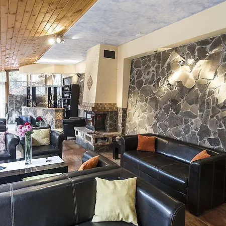 9 Suites Apartahotel 4*