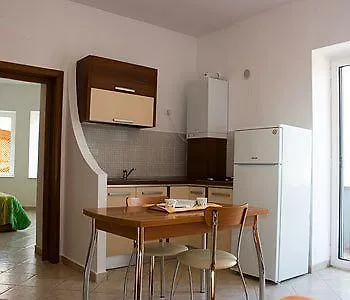 9 Suites 4*