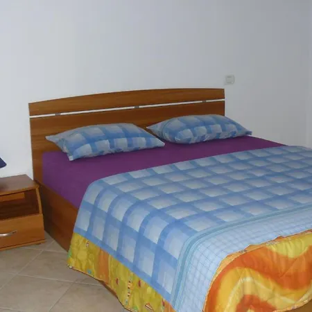 9 Suites Apartmanhotel 4*