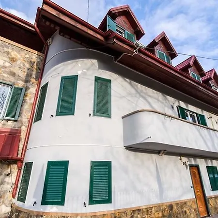 9 Suites Apartmanhotel